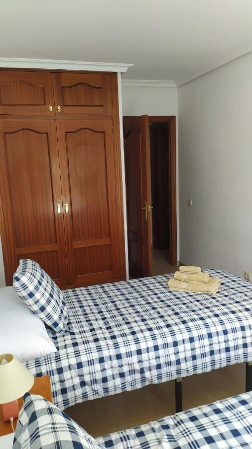 Habitaciones En Frente Del Puerto Almeria Exterior photo